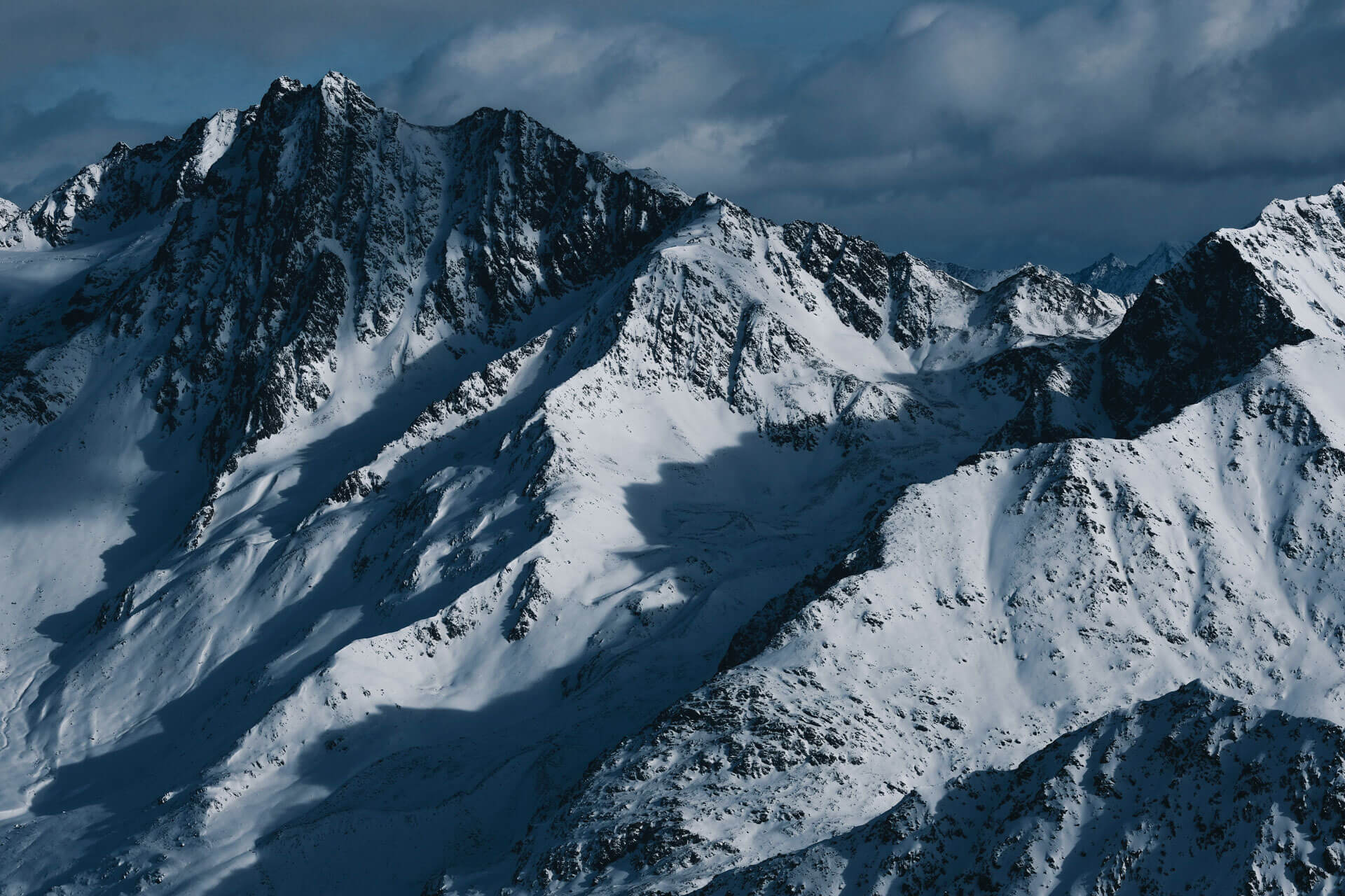 schneebedeckte Berge 